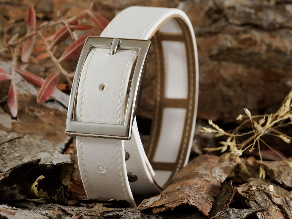 ark9: Collar blanco
